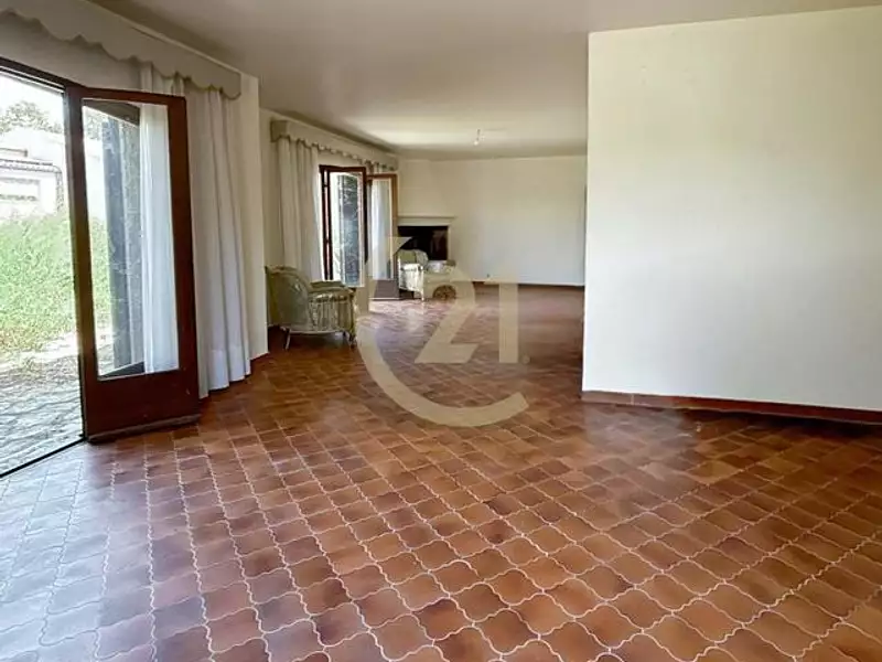Maison, 259,1 m²