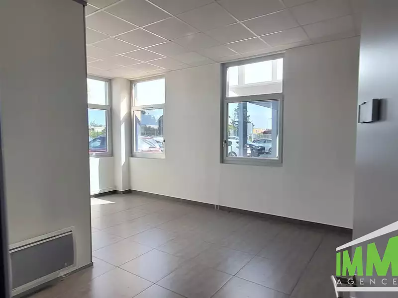 Divers, 330 m²