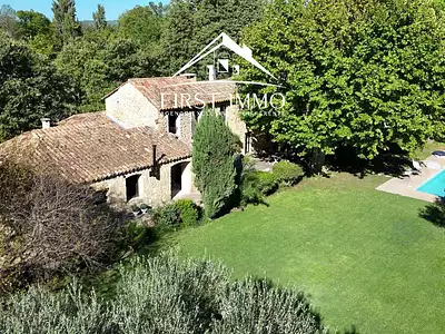 Maison, 233 m²