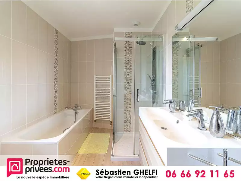 Maison, 220 m²