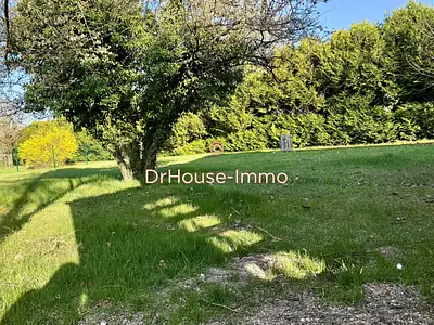 Terrain, 700 m²