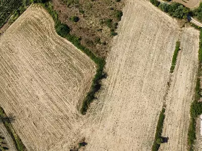 Terrain, 10 190 m²