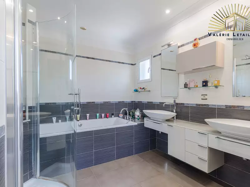 Maison, 249 m²