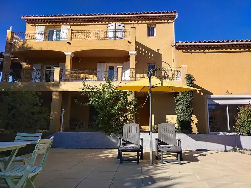 Maison, 240 m²