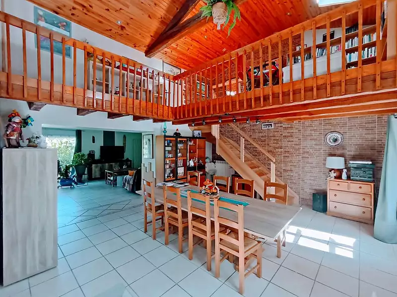 Maison, 220 m²