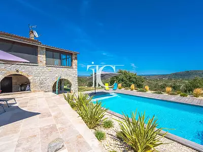 Maison, 166 m²