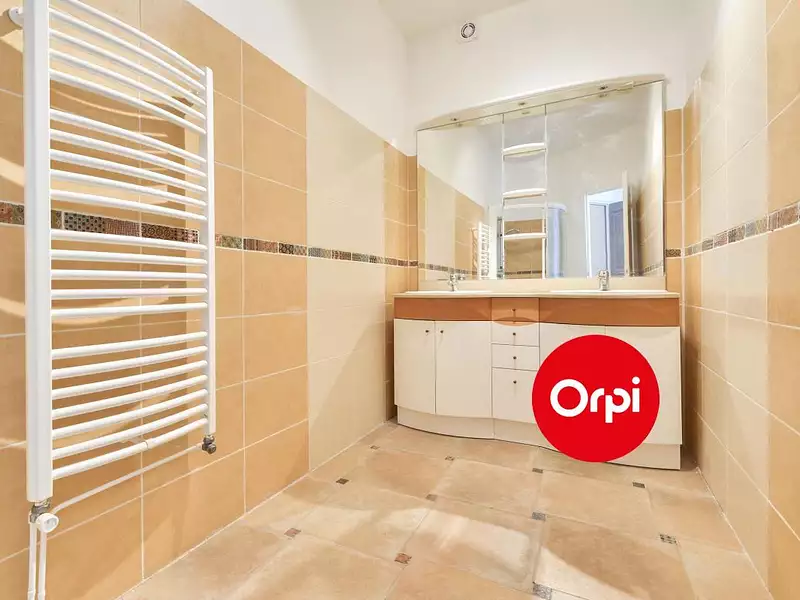 Maison, 302 m²
