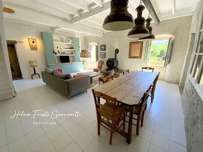 Maison, 235 m²
