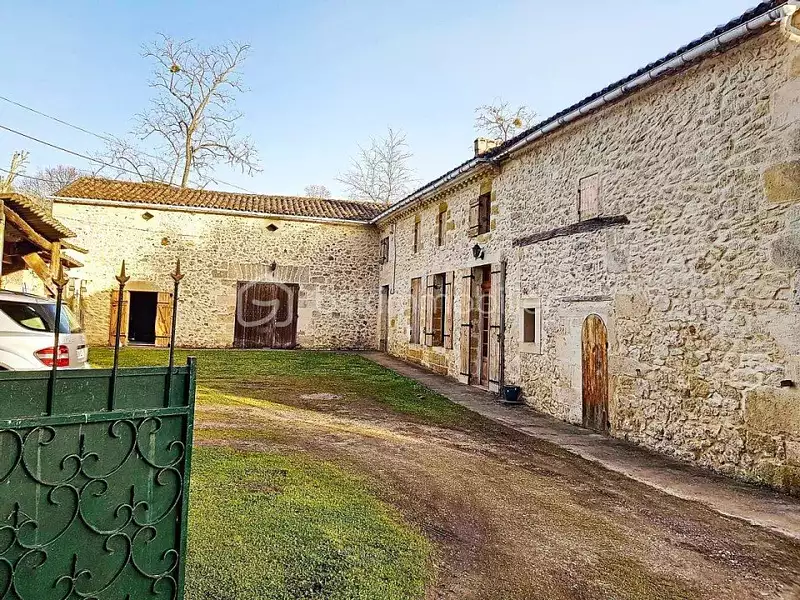 Maison, 260 m²