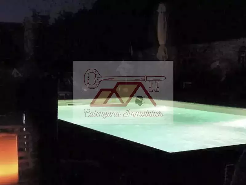 Maison, 250 m²