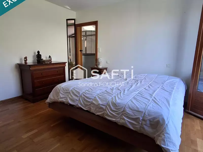 Maison, 252 m²