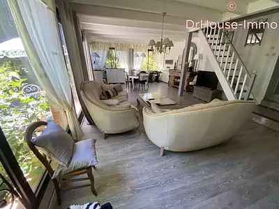 Maison, 235 m²