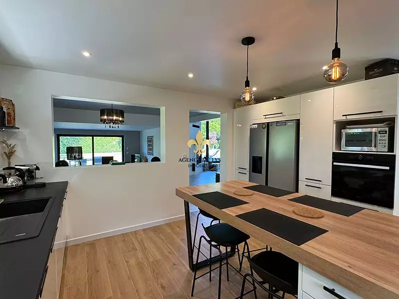 Maison, 256 m²