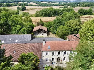 Maison, 1 200 m²