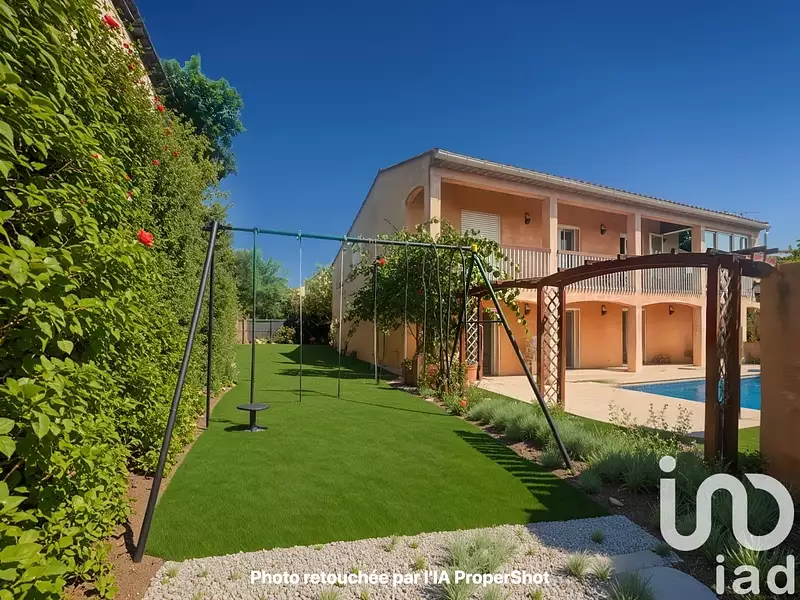 Maison, 176 m²