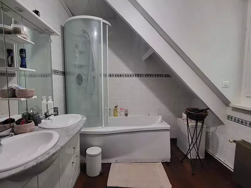 Maison, 338 m²