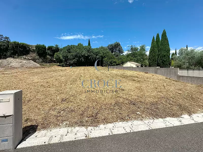 Terrain, 843 m²