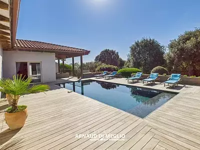 Maison, 324 m²
