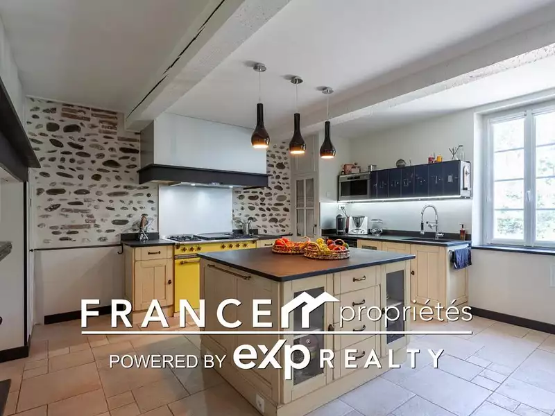 Maison, 245 m²