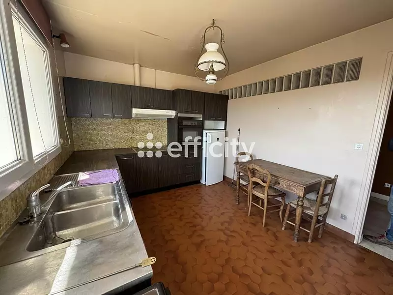 Maison, 230 m²