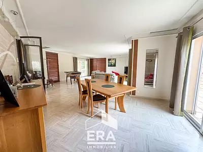 Maison, 206 m²