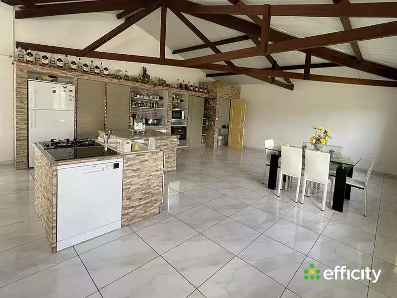 Maison, 250 m²