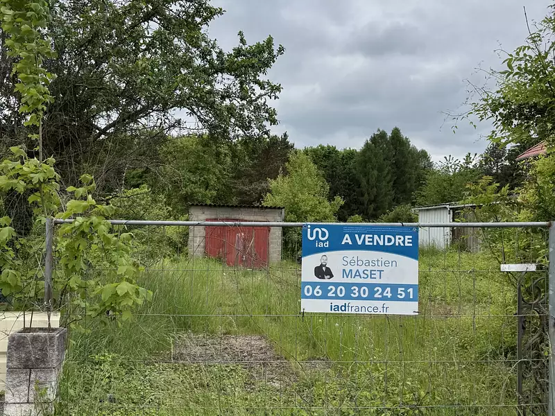 Terrain, 880 m²
