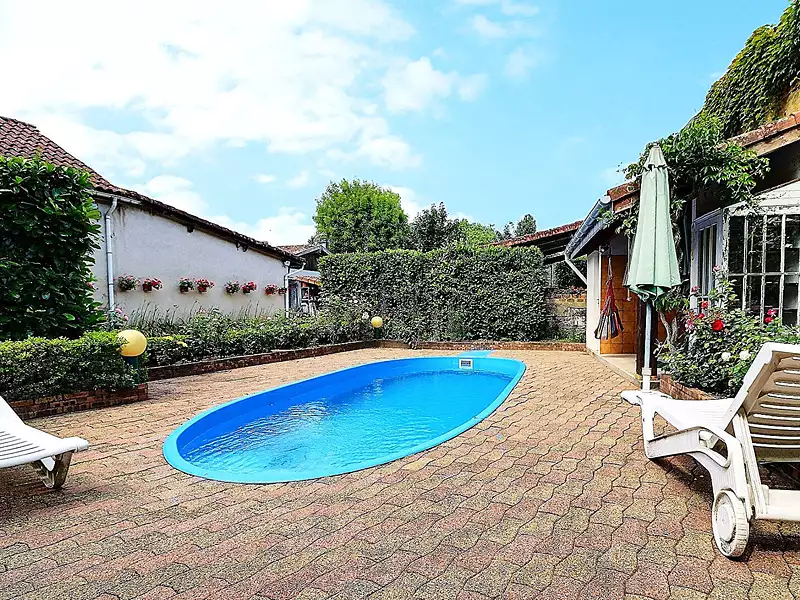 Maison, 250 m²