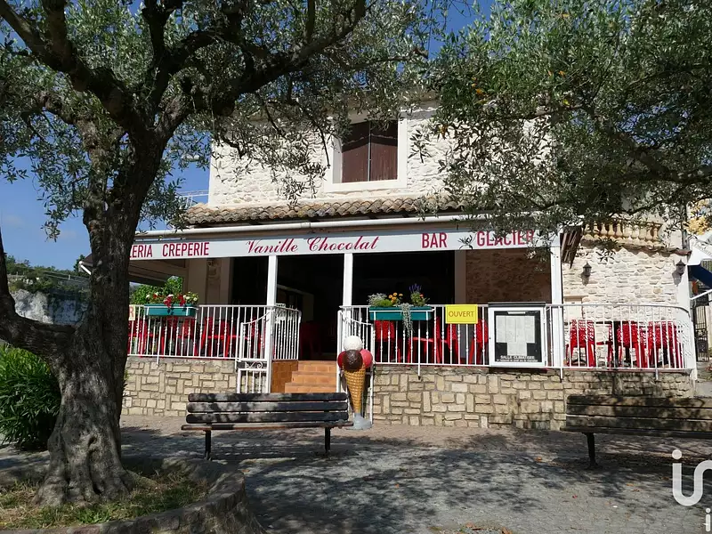 Divers, 240 m²