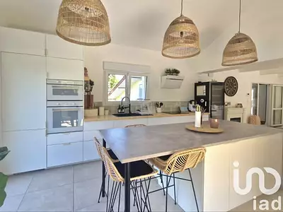 Maison, 195 m²
