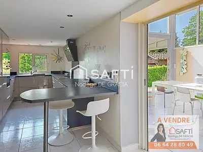 Maison, 263 m²