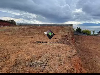 Terrain, 2 000 m²