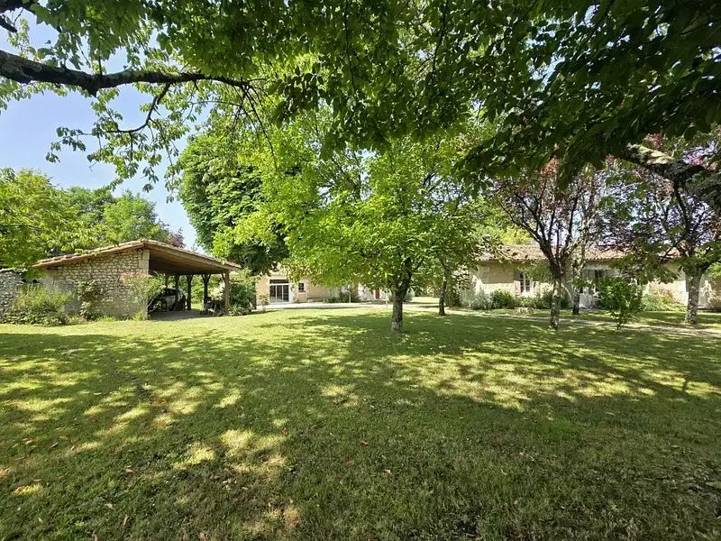 Maison, 221 m²