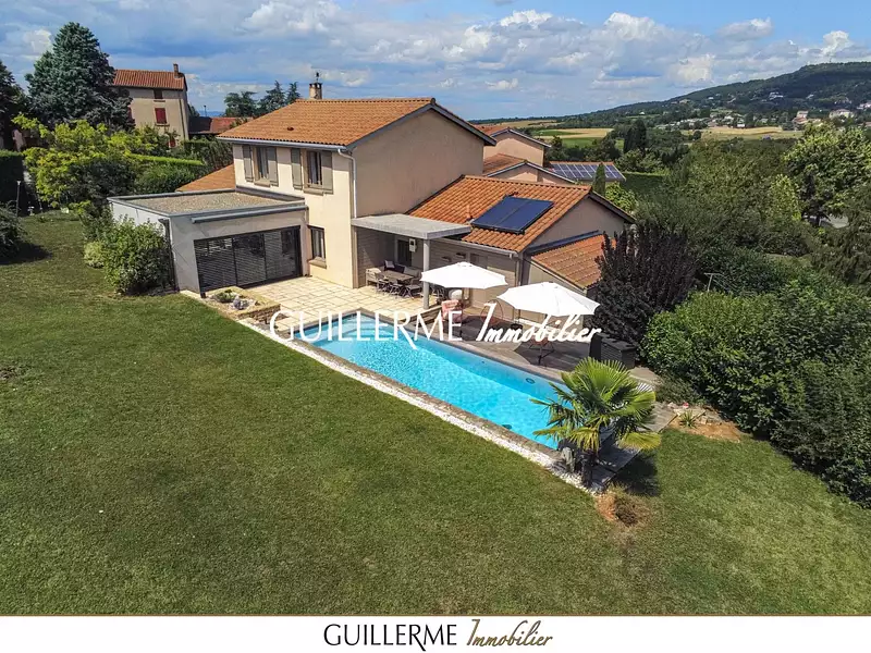 Maison, 168 m²