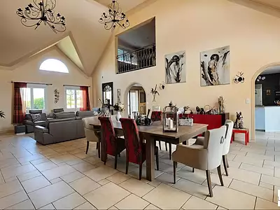 Maison, 196 m²