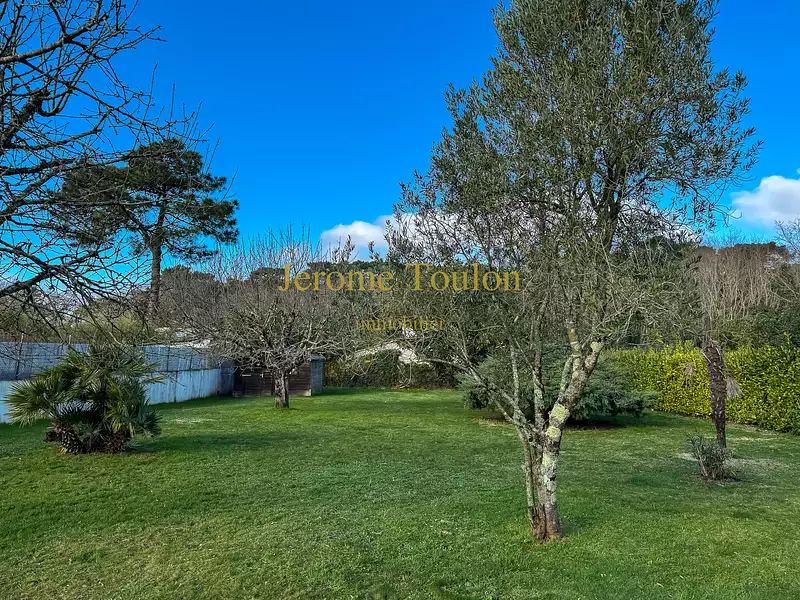 Terrain, 651 m²