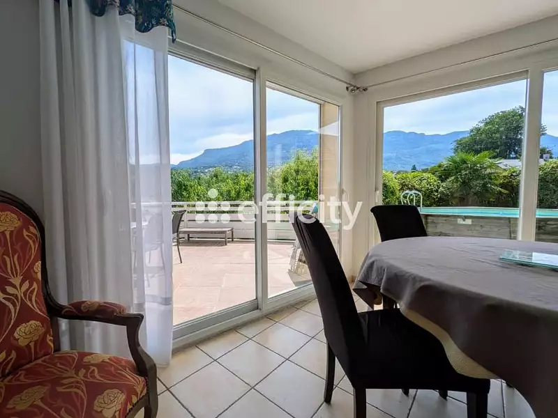 Maison, 169 m²