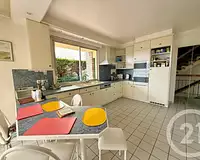 Maison, 215 m²