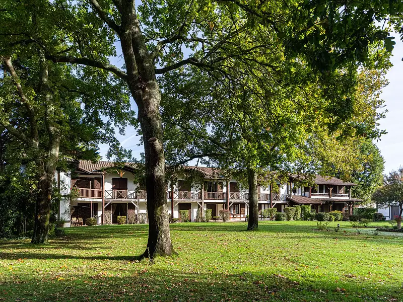Maison, 1 565 m²