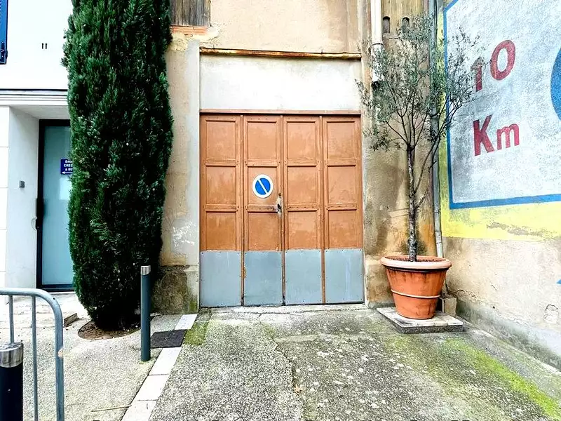 Parking, 90 m²