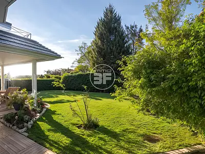 Maison, 230 m²