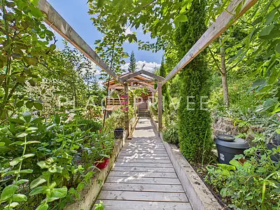 Maison, 704 m²