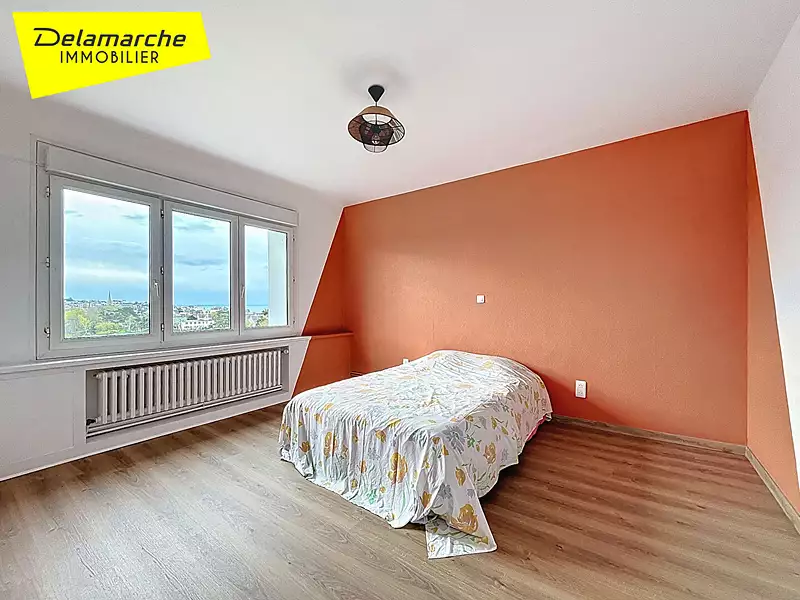 Maison, 256 m²