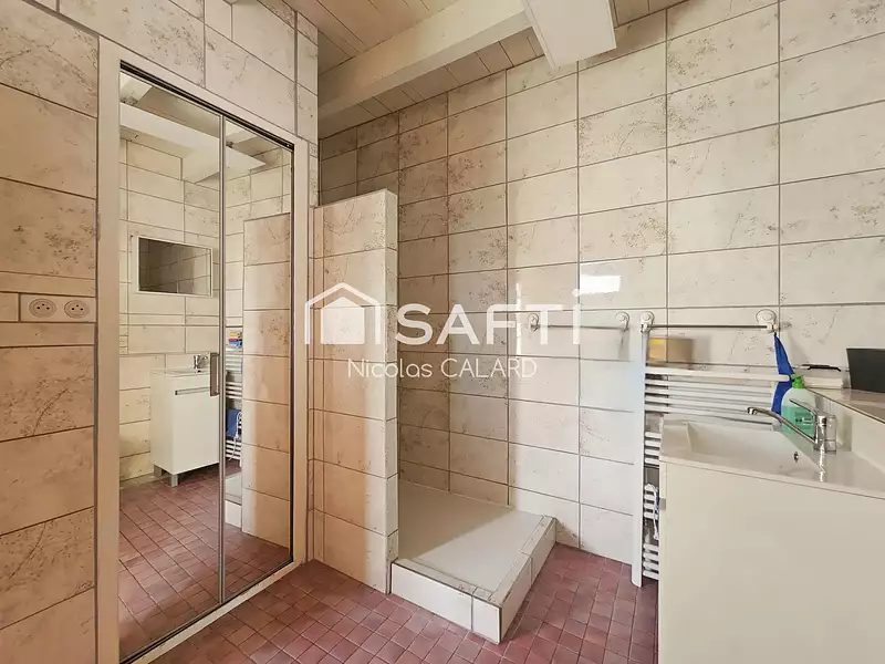 Maison, 240 m²