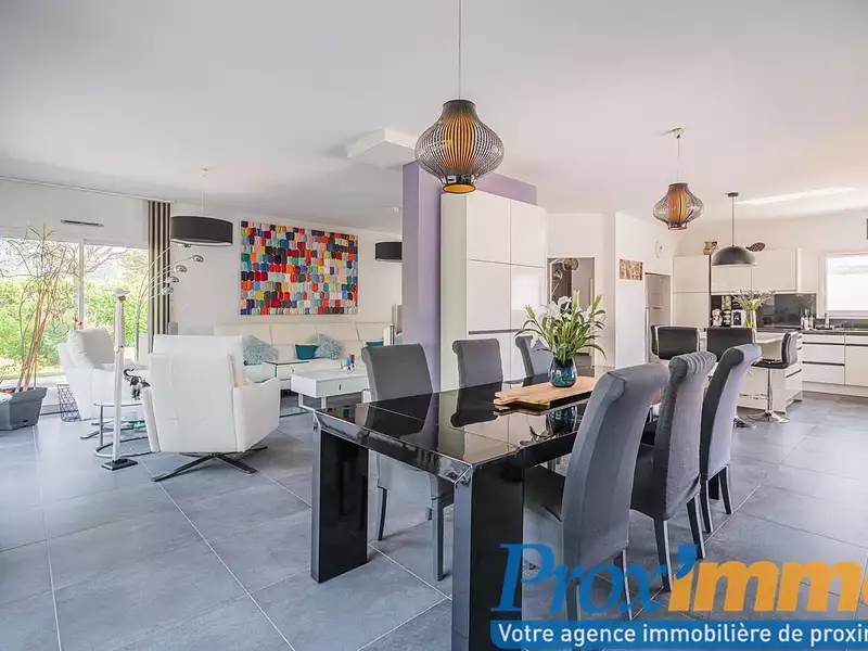 Maison, 233 m²