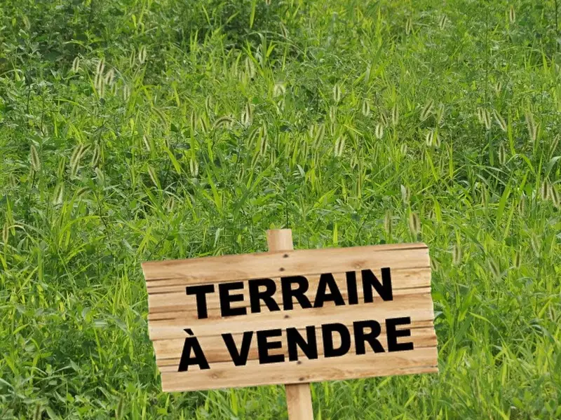 Terrain, 911 m²