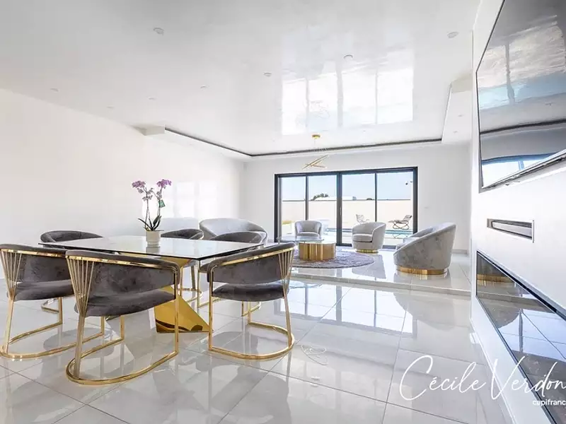 Maison, 281 m²