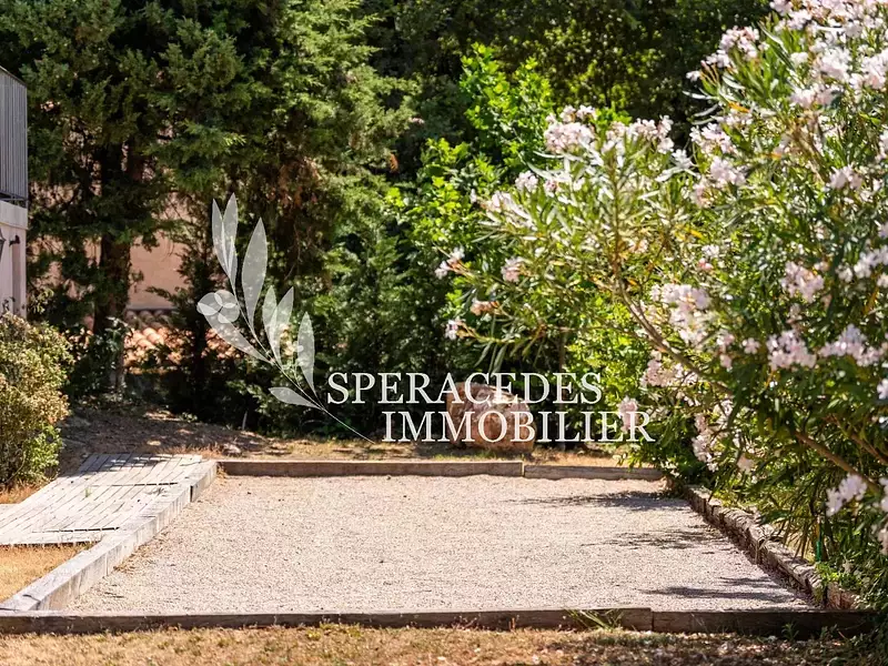 Maison, 248 m²