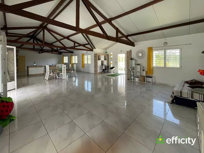 Maison, 250 m²