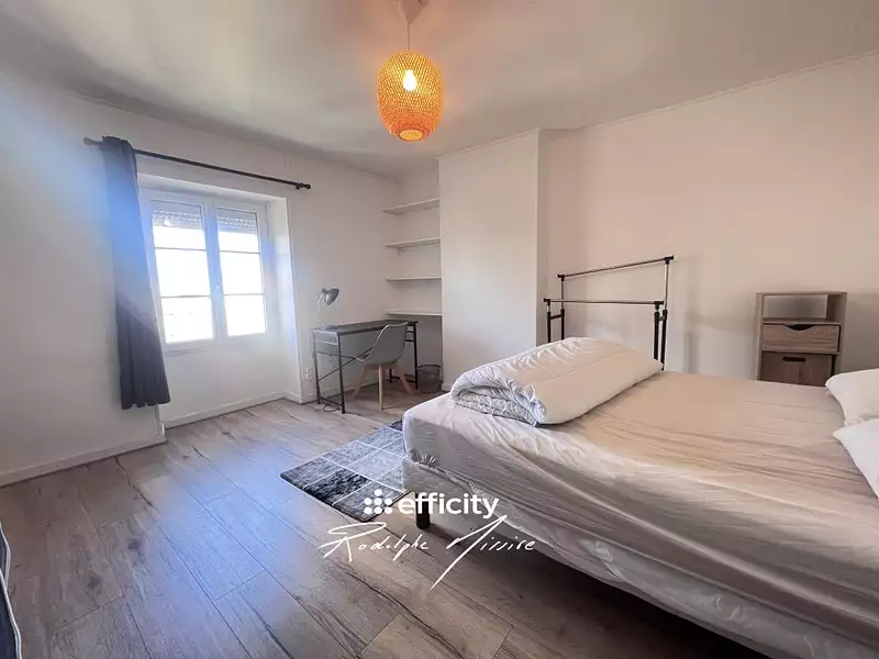 Maison, 240 m²